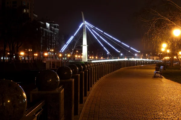 Cidade noturna Kharkiv, Ucrânia — Fotografia de Stock