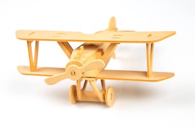 Tahta uçak modeli. Oyuncak montajı için yapıcı