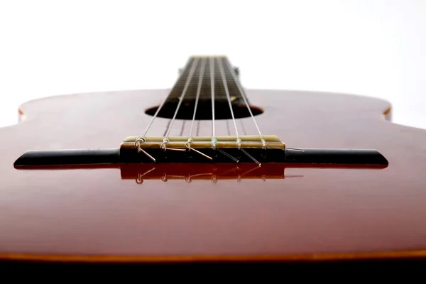 Fragment gitara klasyczna zbliżenie — Zdjęcie stockowe