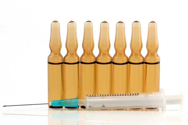 Medische flesjes voor injectie drugsgebruikers — Stockfoto
