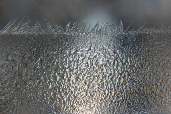 Olağandışı Frost'un üzerinde bir kış penceresi