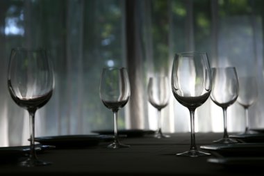 sofra arka ışık kafede, boş gözlük 