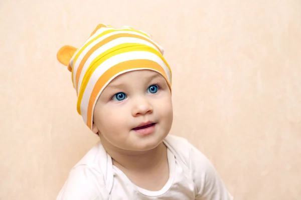 与美丽的蓝眼睛的小婴儿的肖像 — 图库照片