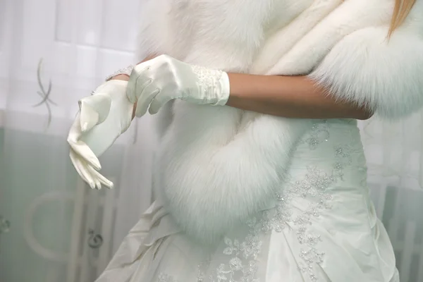 De bruid jurk bruids handschoenen — Stockfoto