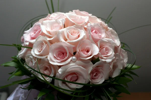 Lindo buquê de casamento de rosas close-up — Fotografia de Stock