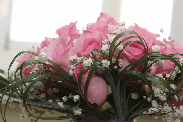 Lindo buquê de casamento de rosas close-up — Fotografia de Stock