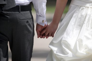 Gelin ve damat birlikte elinde