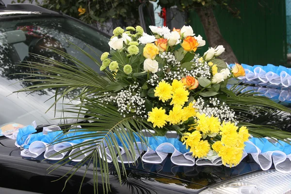 Vacker brudbukett från olika blommor — Stockfoto