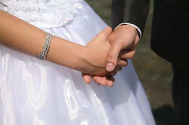 damat gelin el closeup tarafından tutar.