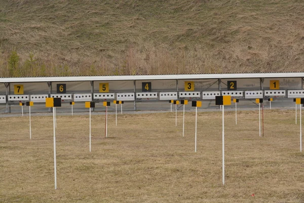 Campo di tiro biathlon in primavera — Foto Stock