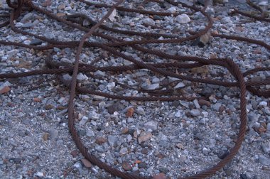 Çakıl paslı çelik tel