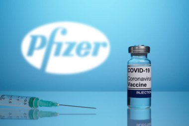 Inoculation için şırıngalı Pfizer Aşı Logosu