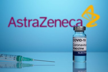 AstraZeneca Logosu Aşılama Şırıngası ve Covid-19 Aşısı