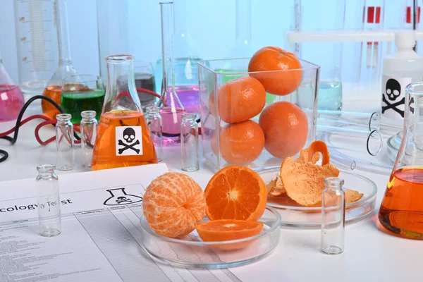 Toxicologie Lab Test van Kunstmatig Sinaasappelsap — Stockfoto