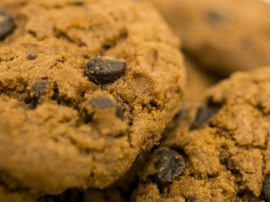 Taze çikolatalı kurabiyeler, yakın çekim..