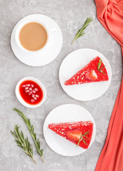 Torta Velluto Rosso Fatta Casa Con Crema Latte Fragola Con — Foto Stock