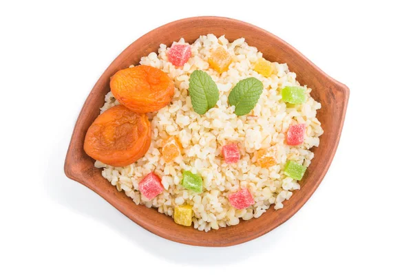 Porridge Bulgur Con Albicocche Secche Canditi Ciotola Argilla Isolata Fondo — Foto Stock