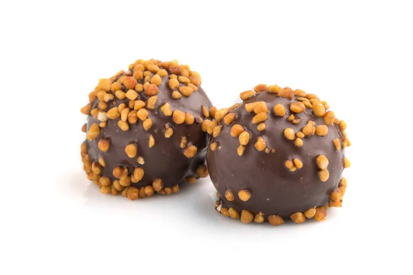 Bonbons Caramel Chocolat Avec Des Amandes Isolées Sur Fond Blanc — Photo