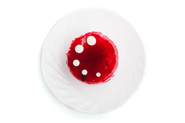 白を基調にしたソフトクリームのレッドケーキ トップビュー フラットレイ — ストック写真
