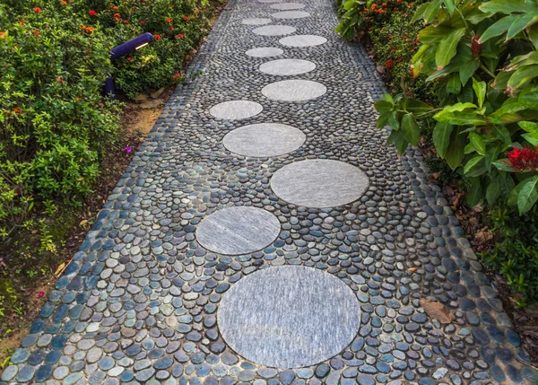 Dekoratif Bahçe yolu