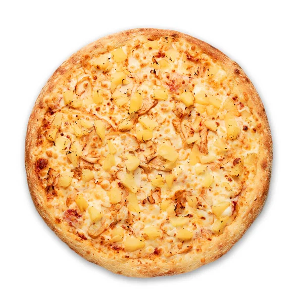 Sosisli pizza ve beyaz arka planda kırmızı soğan. Güzel manzara. Çok kaliteli fotoğraf..