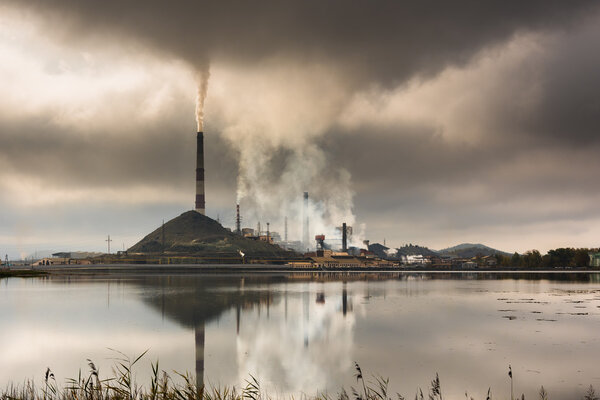 Промышленный ландшафт в Карабаше, Челябинская область, Россия
