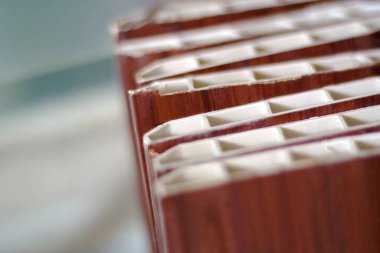 Boş Yapılı Kahverengi Plastik Duvar Panelinin Kapanışı