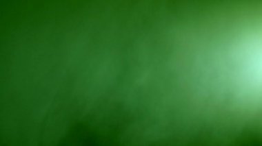 Yeşil buhar. Close. 2 Atış.