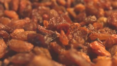 Kuru üzüm. 2 atış. Dikey ve yatay tava. Yavaş çekim. Close.