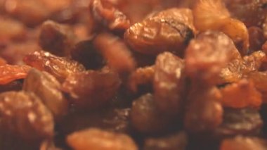 Kuru üzüm. 2 atış. Yavaş çekim. Yatay ve dikey tava. Close.