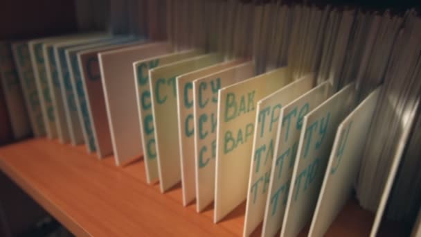 Gabinete vintage. Archivo antiguo en cajones de madera. concepto de