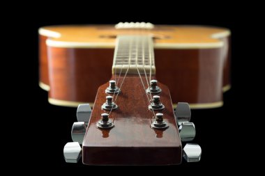 Güzel akustik gitar izole