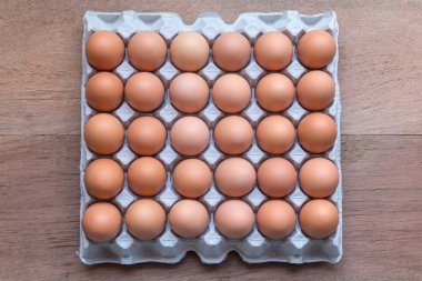 Tavuk yumurta tepsiler