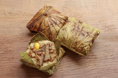 Yapışkan pirinç Lotus yaprak sarma