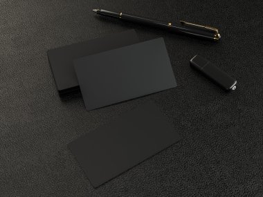 Deri arka plan üzerinde siyah kartvizit boş mockup
