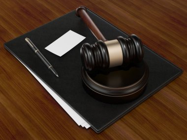 Ahşap hakimler tokmak ve deri klasör kahverengi ahşap zemin üzerinde 