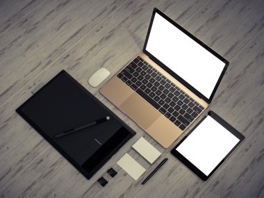 Tasarımcı aksesuarları ve becerikli alet üstünde tahta arka plan vintage tarzı