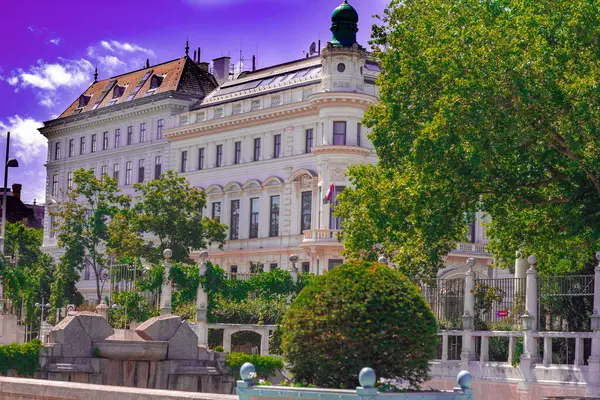 Viyana 'daki stadtpark, Viyana' nın merkezinde mimari binalar