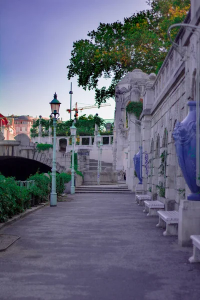 Viyana 'daki stadtpark, kanal yolu.