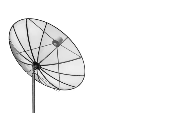 Grande piatto satellitare nero isolato su sfondo bianco con copia — Foto Stock