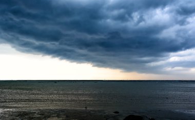 Denizde yağmur fırtınaları oluyor..