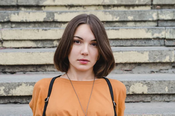 güzel esmer kız