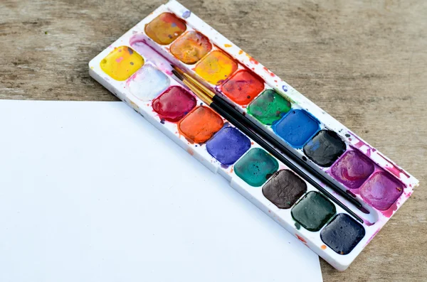 Gebrauchte Aquarell-Paintbox — Stockfoto