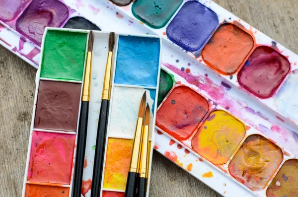 Gebrauchte Aquarell-Paintbox — Stockfoto