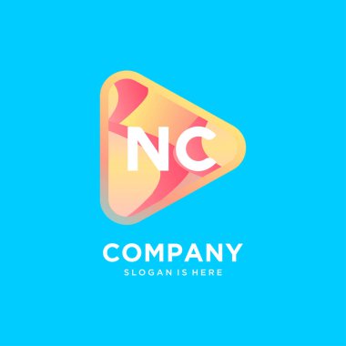 Renkli şablon vektörlü NC başlangıç logosu.