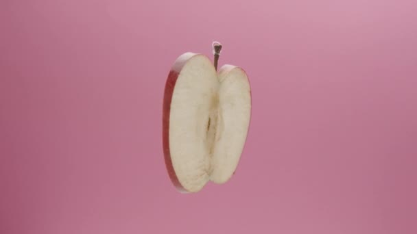 Apple chips slice rotate beaty for commercial clean creative fruit juice sliced — Stock Video