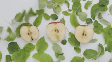 Güzel kompozisyon kırmızı elma konsept meyve suyu doğal meyveler
