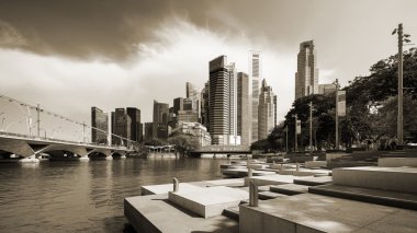 Singapore, Singapur - 16 Temmuz 2016: Singapur Central Business District manzarası sepya günde sırasında