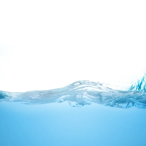 Сплеск води з бульбашками повітря, ізольовані на білому фоні — стокове фото