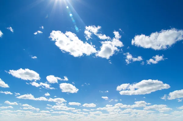Kopyalama Alanı Olan Açık Mavi Gökyüzü Güzel Bir Gün — Stok fotoğraf